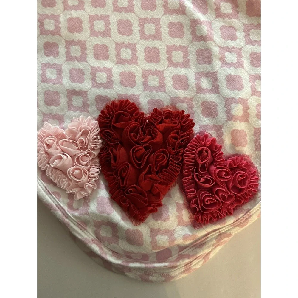 Haute Baby Girls Pink White 100% Cotton Recieving Blanket‎ Lovey 3D Hearts 27x24